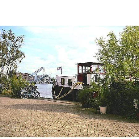B&B Teddy "Prachtig Authentiek Woonschip Uit 1912, 15 Minuten Van Amsterdam" Wormer Exterior foto