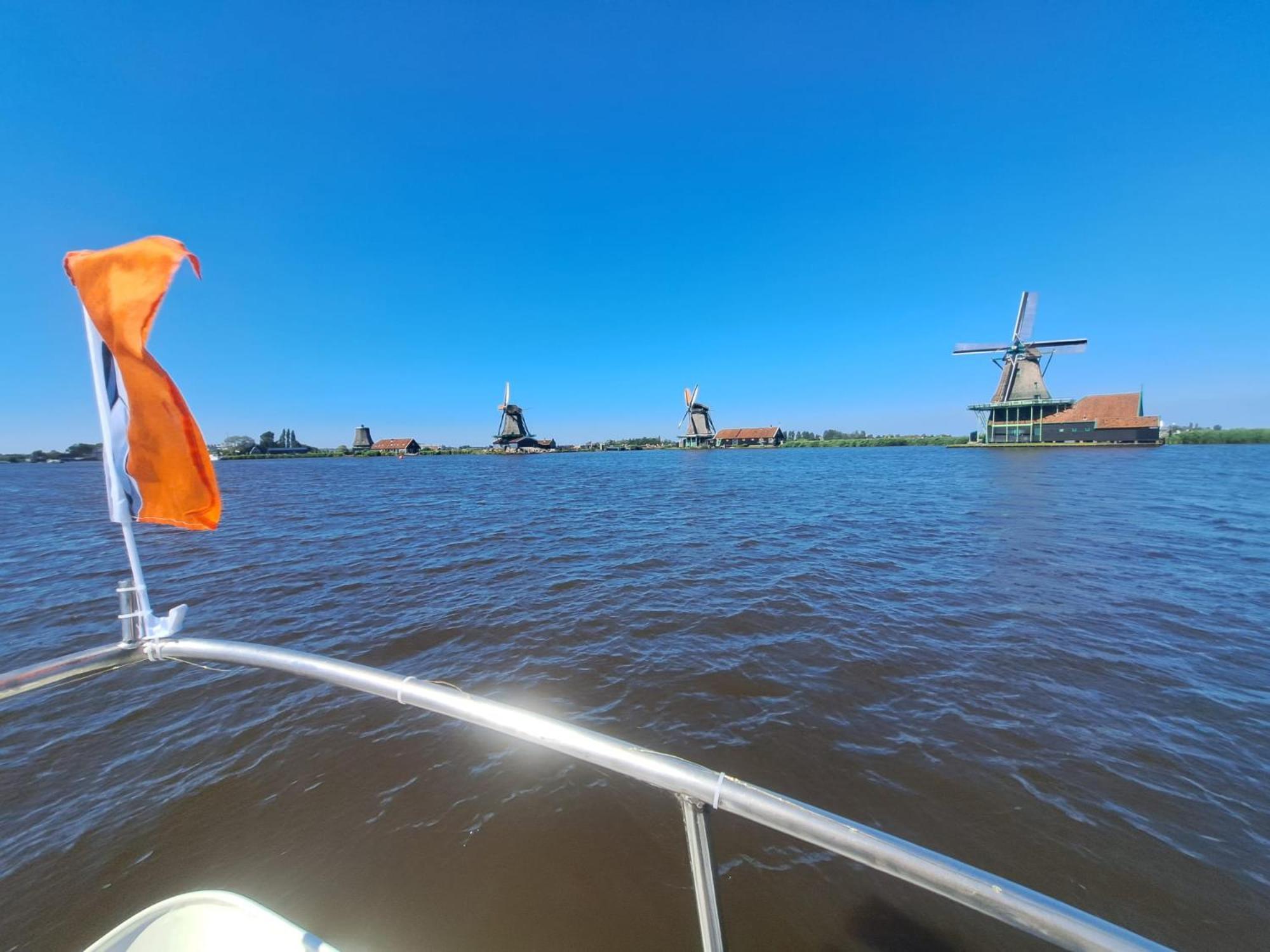 B&B Teddy "Prachtig Authentiek Woonschip Uit 1912, 15 Minuten Van Amsterdam" Wormer Exterior foto