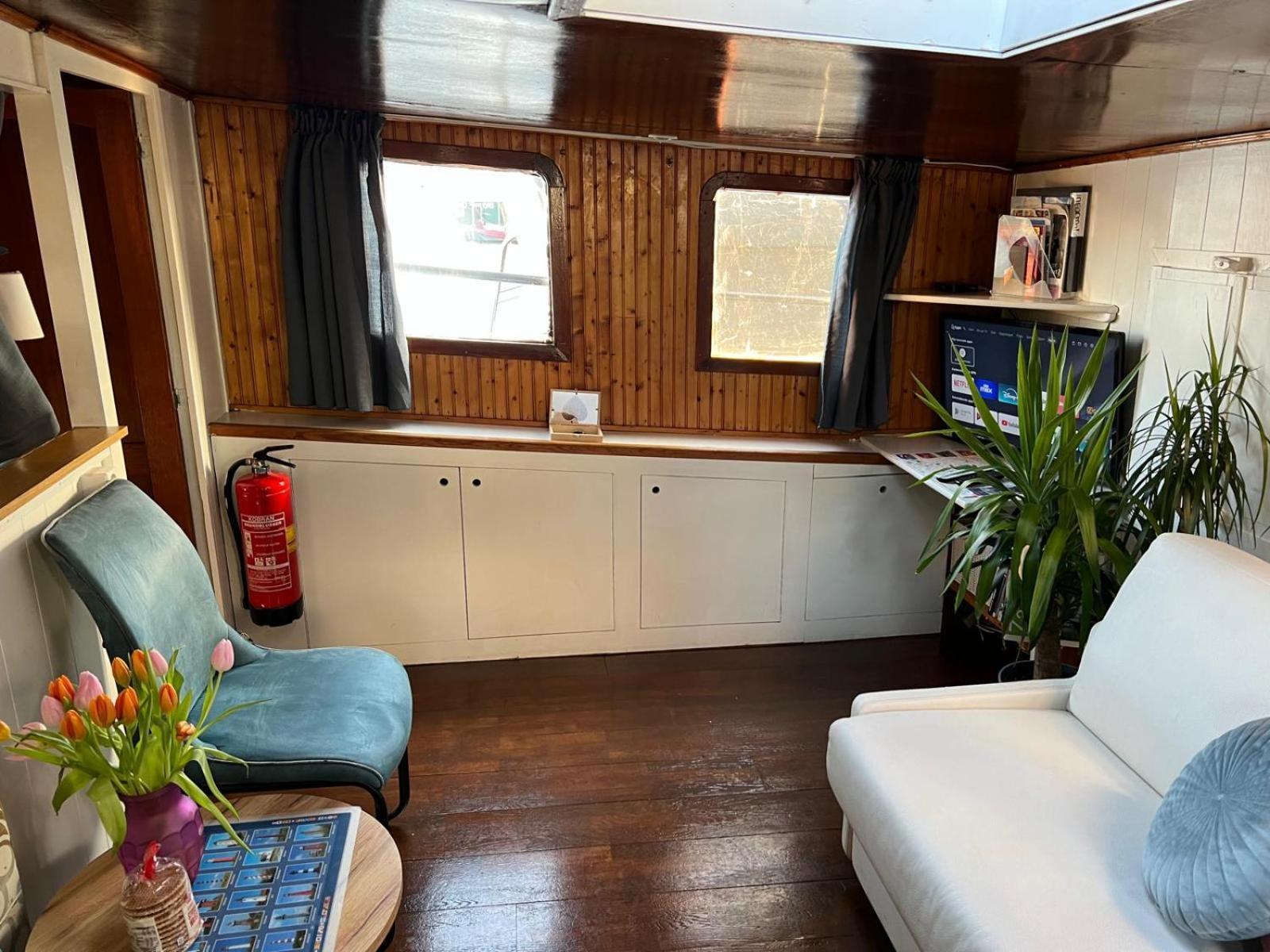 B&B Teddy "Prachtig Authentiek Woonschip Uit 1912, 15 Minuten Van Amsterdam" Wormer Exterior foto