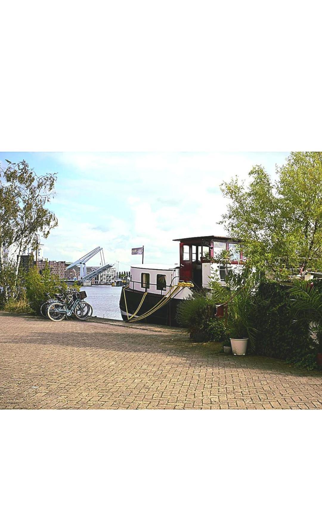 B&B Teddy "Prachtig Authentiek Woonschip Uit 1912, 15 Minuten Van Amsterdam" Wormer Exterior foto