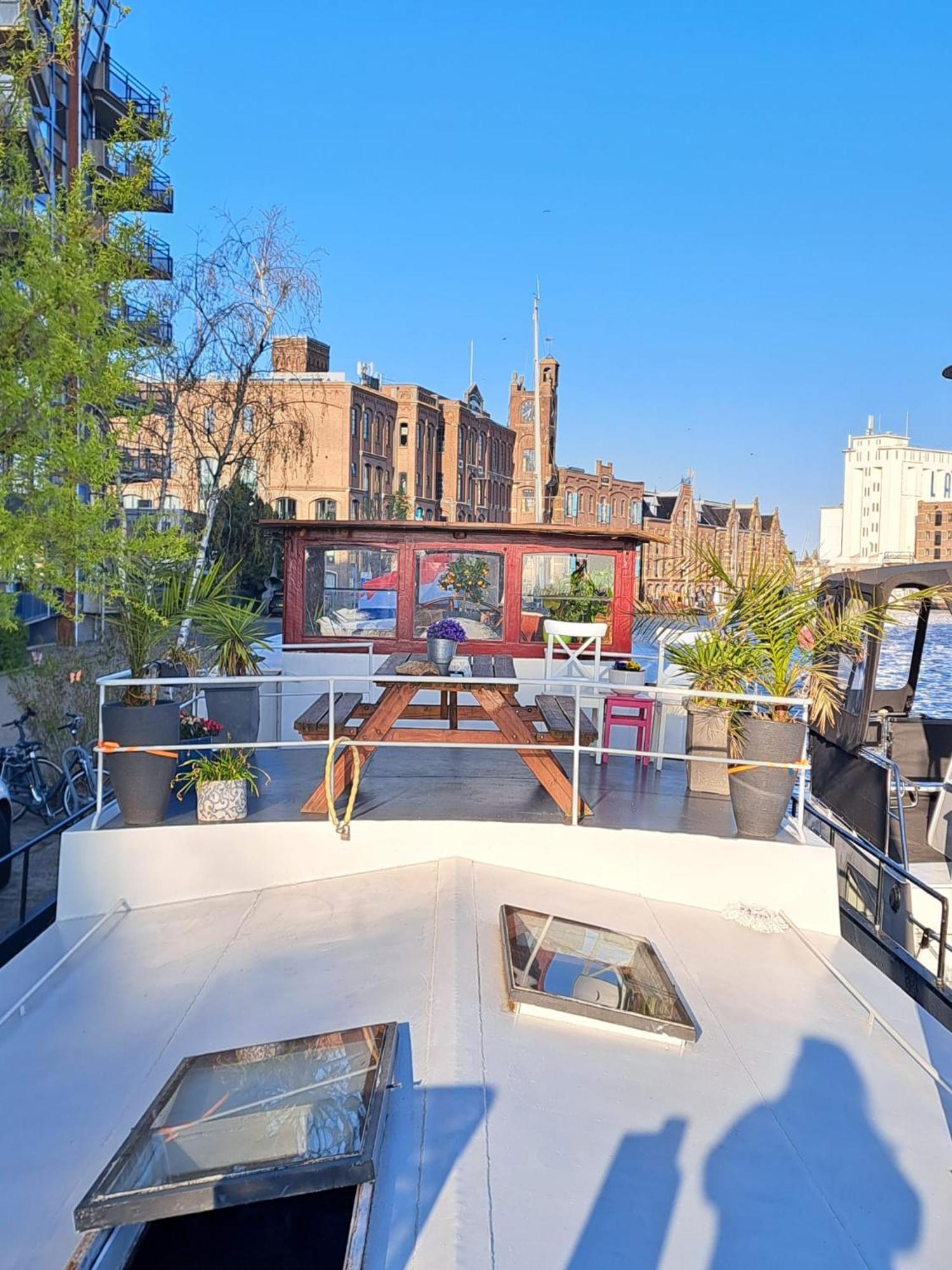 B&B Teddy "Prachtig Authentiek Woonschip Uit 1912, 15 Minuten Van Amsterdam" Wormer Exterior foto